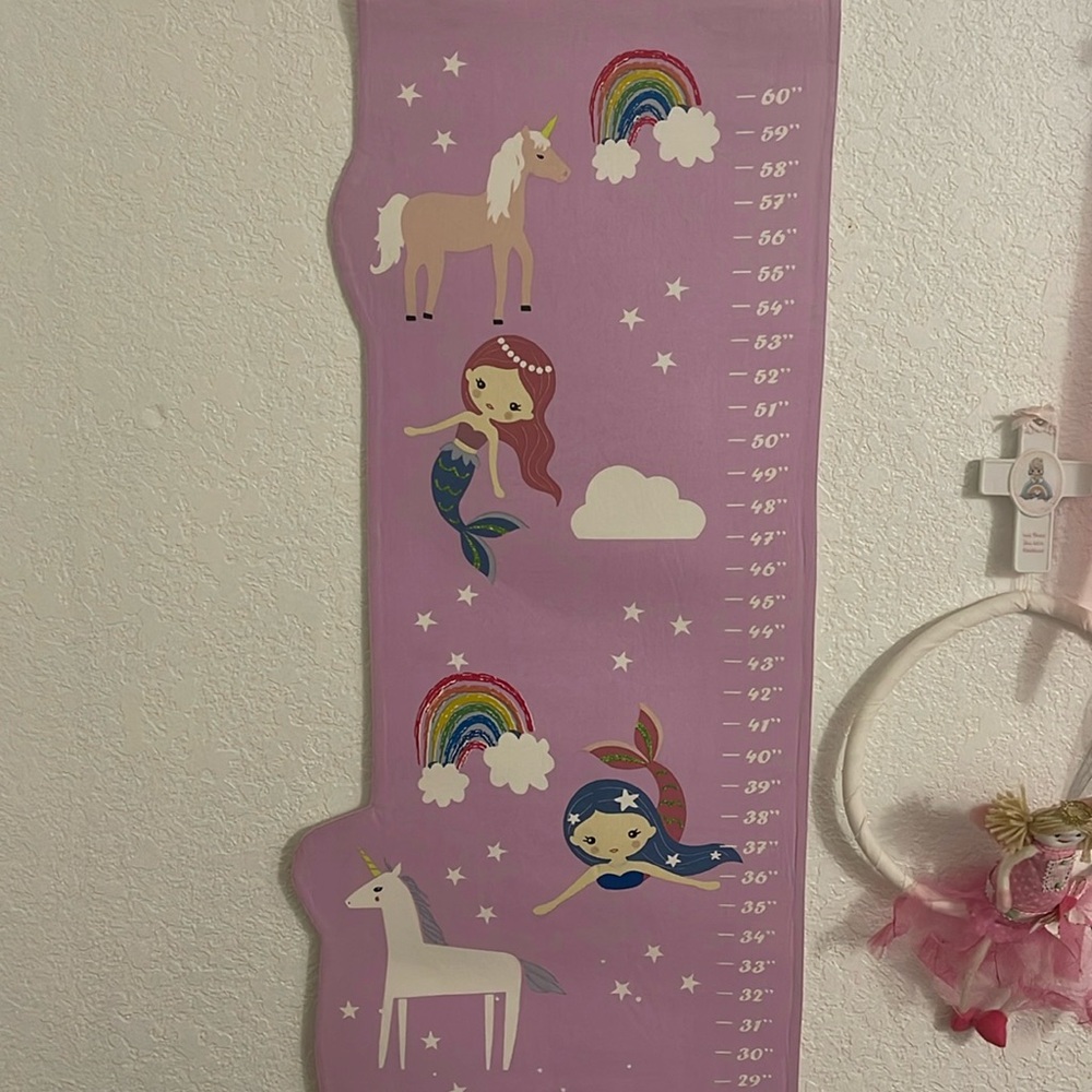 Girl’s Wall Height Measurement Hanging kit
